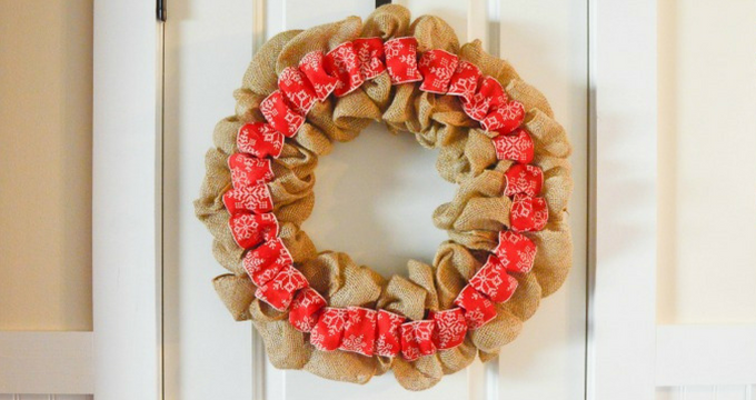 DIY Rustic Christmas Burlap Wreath
