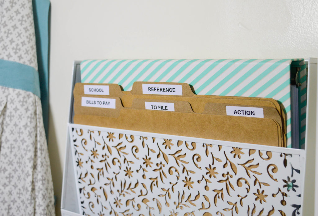 paper clutter | paper organization | organizing papers | decluttering | organization | paperwork organization | organizational system