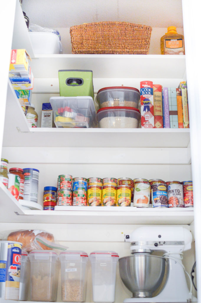 Are you looking to organize your pantry, but don't have a ton of money to spend on the process! Check out these steps that will help you tidy up your pantry and find the best budget-friendly organizing products just for you!