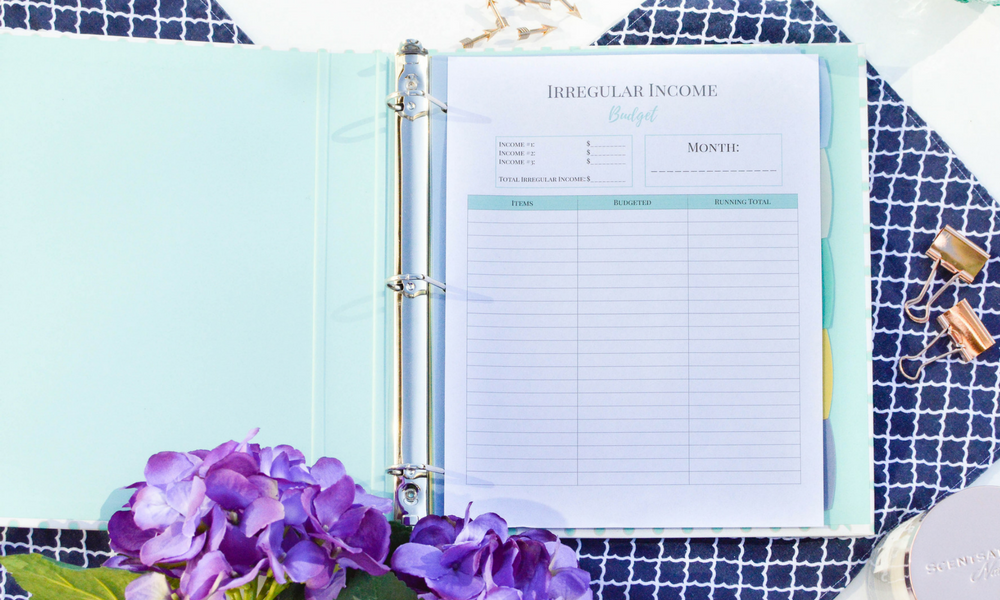 Looking for ways to organize your finances for 2017? This printable budget planner will more than fit the bill with 13 printables just for you! Pop on over and grab yours!
