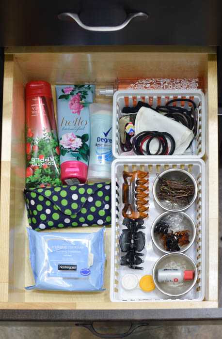 Are your bathroom drawers a mess? Mine were too! Get those vanity drawers organized with these simple tips!