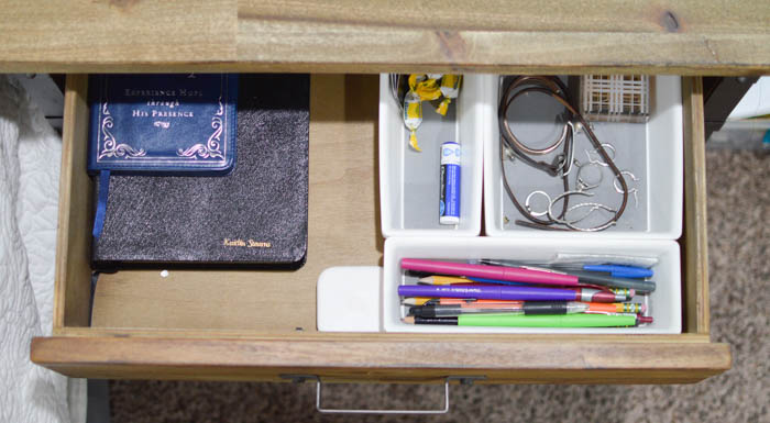Is your nightstand overly cluttered? It's time to clear out the clutter and get it organized on a budget! Find tons of tips and tricks here.